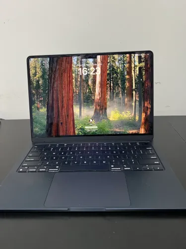 MacBook M3 25 ciclos novíssimo - R$ 5.400