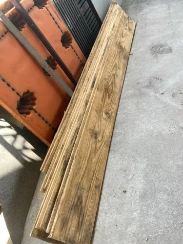 Tábua de madeira 28cmx3m