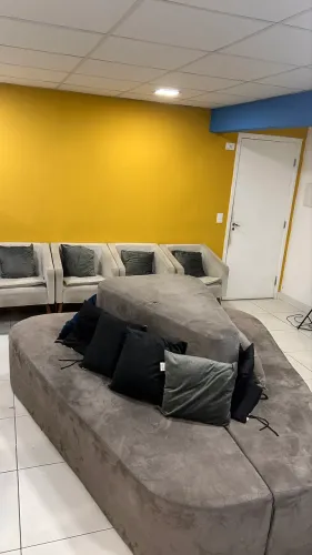 Sofá com poltronas grátis 