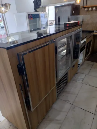 Montagem Completa Lanchonete/Padaria: Linha Balcões 4m 220V + Bomboniere Premium