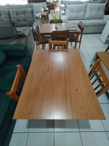 Mesa de jantar 4 cadeiras