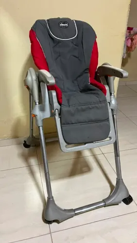 Cadeira de alimentação infantil
