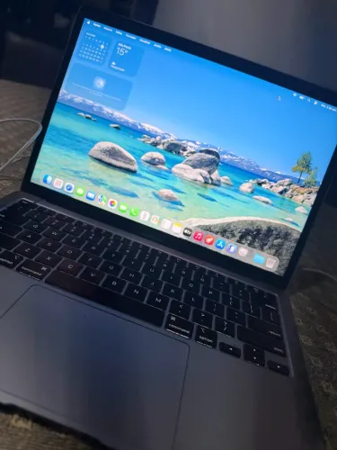MacBook M1 13" - 8GB RAM - 128GB SSD | Estado de Novo