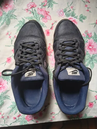 Vendo tênis Nike azul marinho número 41