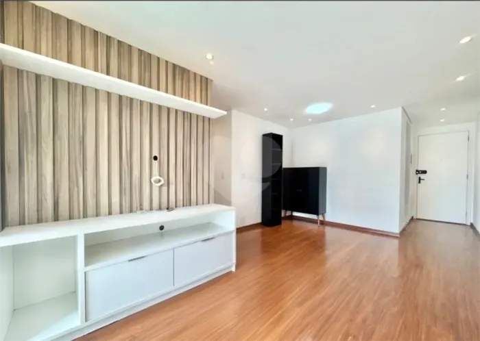 Apartamento à venda com 2 quartos, sendo 1 suíte, no condomínio Passeio do Bosque, São Pau