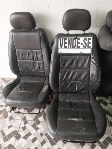 JOGO DE BANCOS GM-CHEVROLET CORSA JOY 1.8 ANO 2006 4 PORTAS.