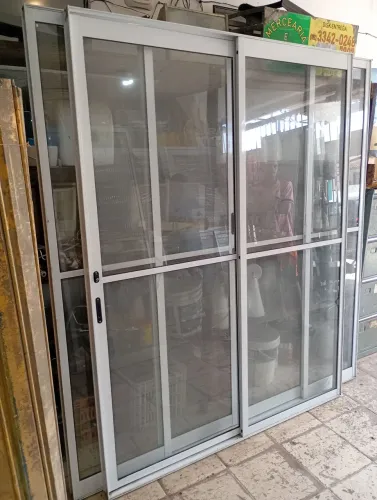 Porta de alumínio branca de correr nova tamanho 1,60 po 2,10 valo $1200 só liga *71