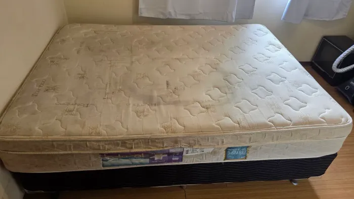 Cama box com colchão