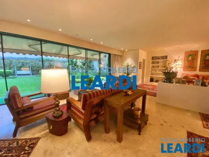 CASA ASSOBRADADA - JARDIM PAULISTANO - SP