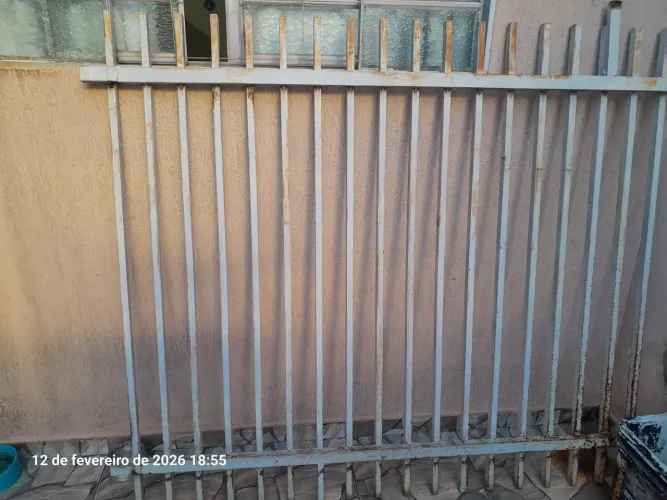 Portão + grade.
