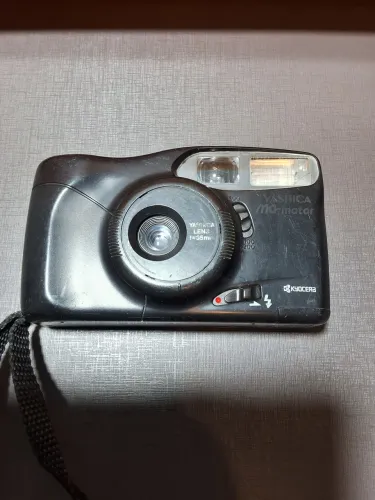 Yashica MG-Motor - Câmera Analógica 