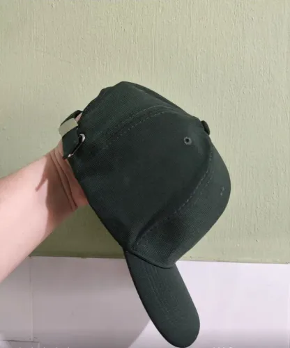 Boné Básico liso aba curva ajustável unissex