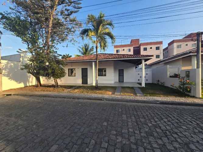 Casa em condomínio fechado no SIM