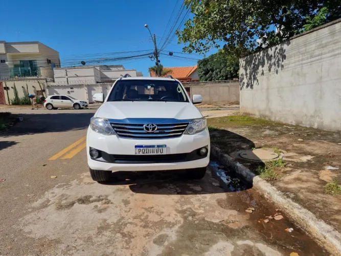 Toyota Hilux SW4 SR 4X2 2.7/ 2.7 Flex 16V Aut. 2015