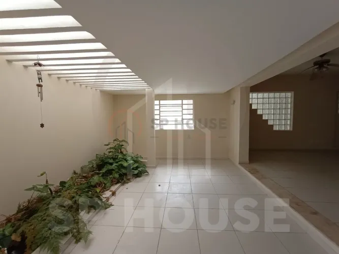 Casa para locação residencial ou comercial no Brooklin com 258m² de terreno