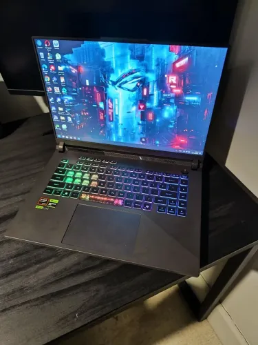 ASUS - ROG Strix G16 5070TI - AMD Ryzen 9 8940HX - 16GB RAM - 