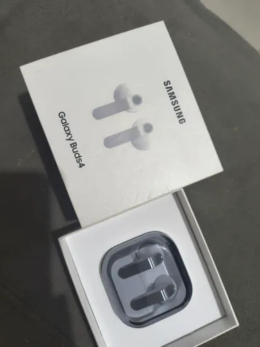 Buds 4 samsung 