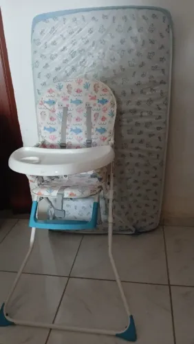 Vendo Colchão impermeável e cadeira de alimentação