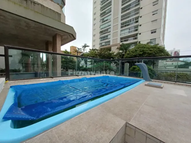Casa com piscina, Embaré, Santos