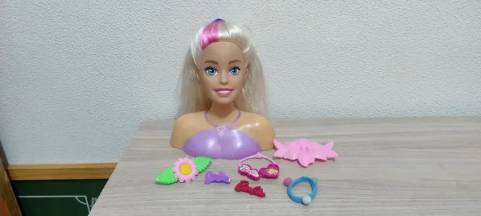 Busto Barbie para fazer penteado - Mattel