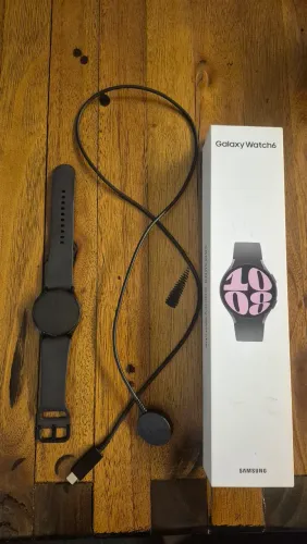 Samsung Galaxy Watch 6 40mm Grafite (Bluetooth/GPS) - Na Caixa