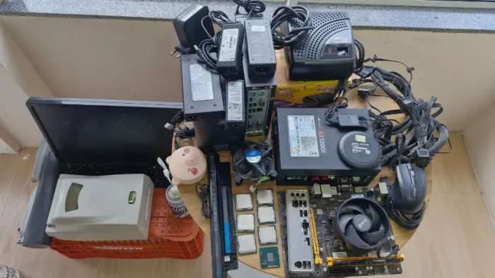 Lote de itens de informática no estado sem garantia - 300,00 em Balneário Camboriú
