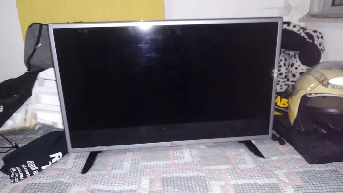 Televisão LG usada e com defeito 
