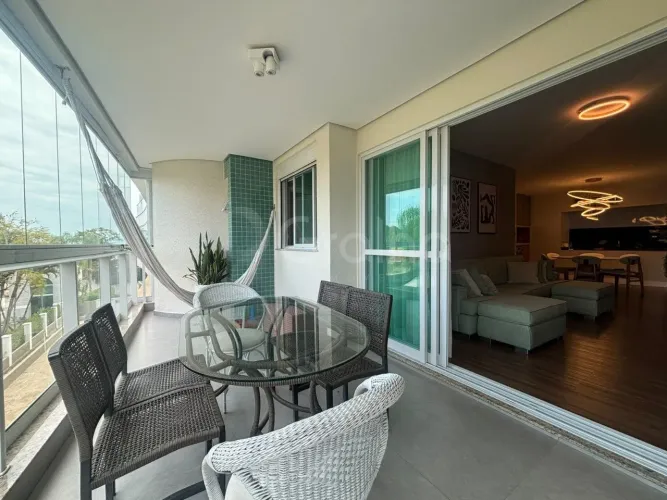 Apartamento de 168 m² com 4 quartos sendo 3 suíteS no Cacupé