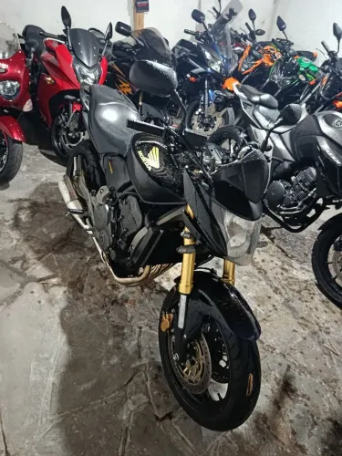 Honda Cb 600f Hornet baixo km avalio trocas
