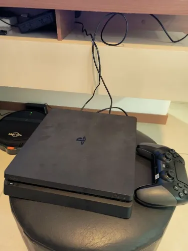PS4 Slim digital
