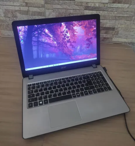 Notebook Acer Intel core i5 com SSD todo no alumínio modelo empresarial