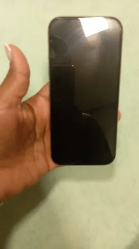 Vendi se iPhone 16 pro ,semi novo ,sem marca de uso , nenhuma peça trocada ,