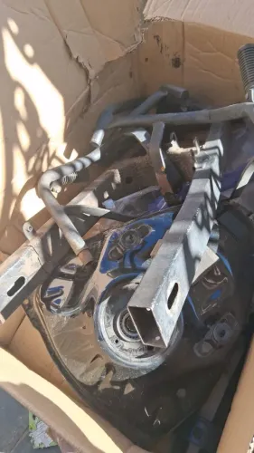 Vendo peças da nova fz25 2019 BALANÇA, TANQUE E PROTETOR DE CARENAGEM