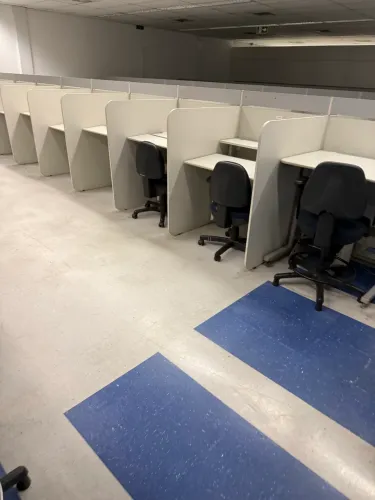 ( PÁ,s ) Baias de Call Center Nr 17