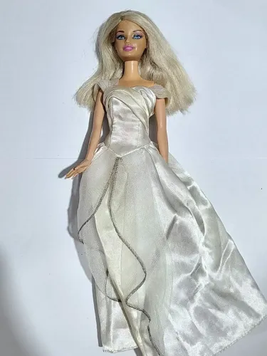 Boneca Barbie Vestido Branco