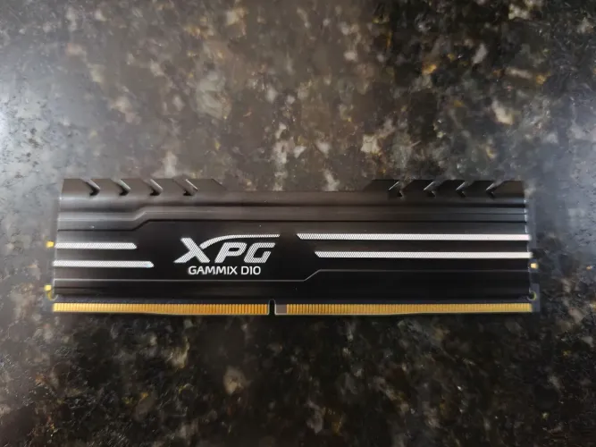 Memória RAM XPG 8GB - DDR4 - 3200MHZ