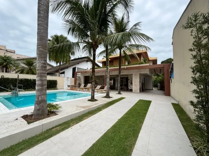 Casa com 05 suítes disponível para VENDA na Riviera de São Lourenço