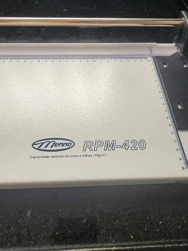 Guilhotina Refiladora Rpm420 450x210mm , 01 Unidade Menno Tampo em aço pintado eletrostati