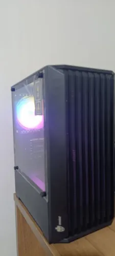 CPU Ryzen, 8 Gigas Memória, SSD 120 + HD 500 Gigas,