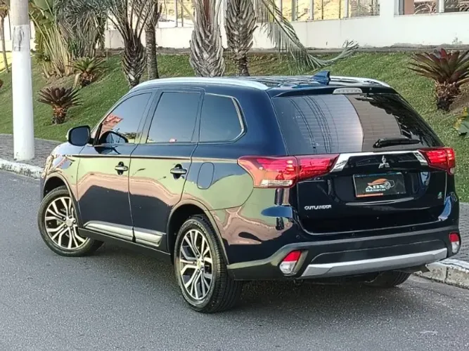 Mitsubishi Outlander Comfort 2.0 16V Aut. 2018