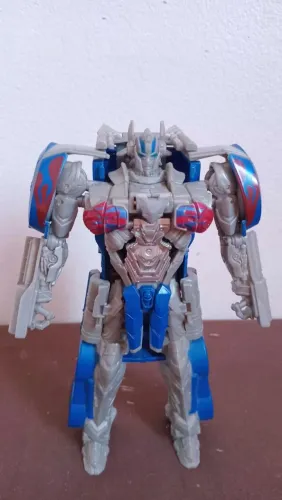 Boneco Optimus Prime