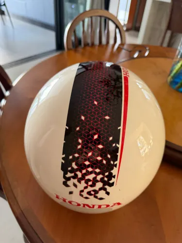 Capacete novo sem uso