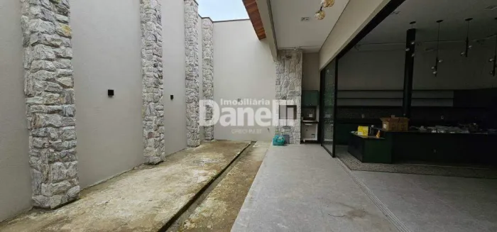 Casa em Condomínio à venda em Taubaté (Itapecirica) | 3 dorms, 1 suíte, piscina
