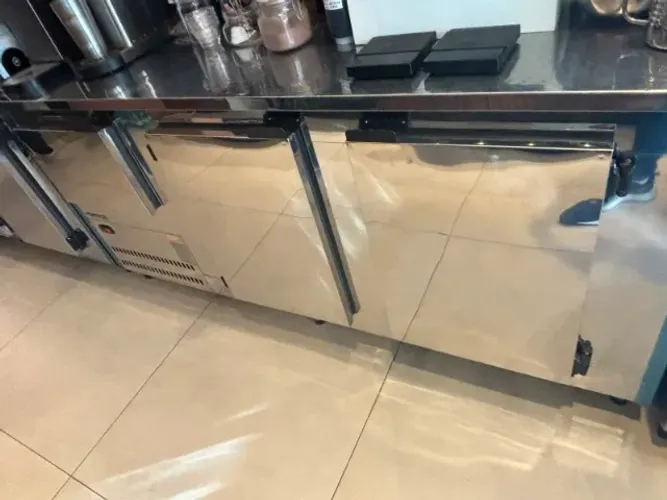 BALCÃO DE SERVIÇO REFRIGERADO FORTSUL - 3 PORTAS 530 LITROS