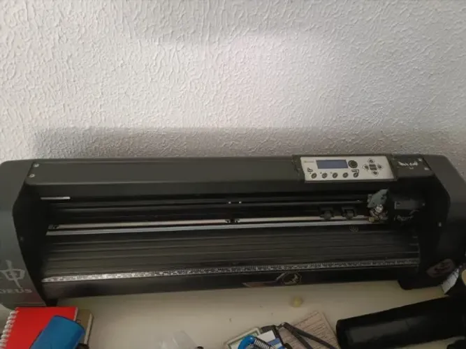 PLOTTER DE RECORTE MUITO NOVA E REVISADA