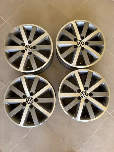 Rodas Vw Polo Sportline aro 15 furação 5x100