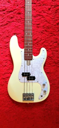 BAIXO STUDEBAKER - PRECISION BASS - BLINDADO E REGULADO