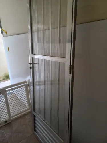 Porta em alumínio