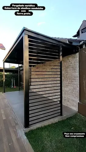 Pergolado metálico telha aluzinco sanduíche 