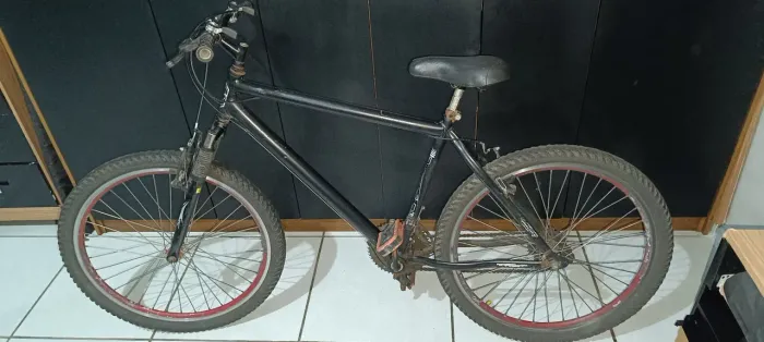 Bicicleta Aro 26 Preta com Suspensão - (Revisão básica)